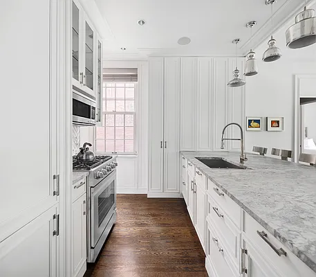 Sold by Compass | media 6