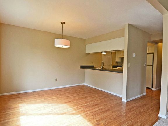 4th image of 5429 175th St SW