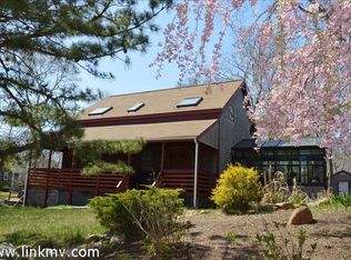 2 Irving Ave, Oak Bluffs, MA 02557