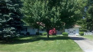 449 Knollwood Ave photo 1
