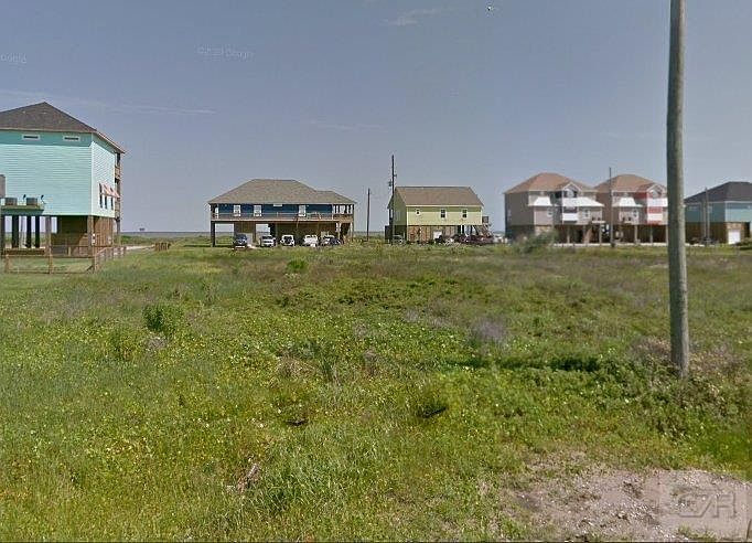 1st image of 1136 1/2 Gulfview Ln