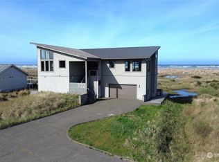 102 Dunes Ln, Ocean Shores, WA