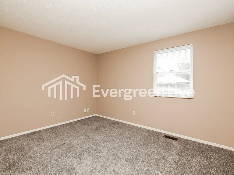 8119 Mount Hood — Photo 9