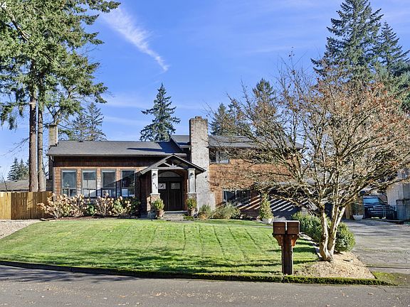 2nd image of 1615 SE 128th Ct