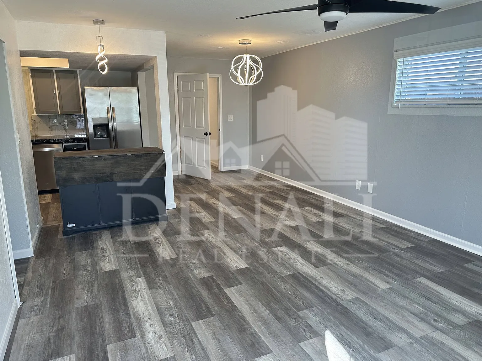 4 bed, 1.5 bath, 1116 sqft, $1,895 — Photo 2