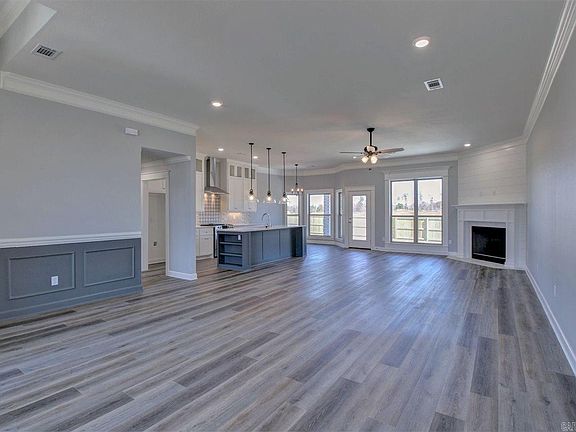 4th image of 119 Corniche Ln