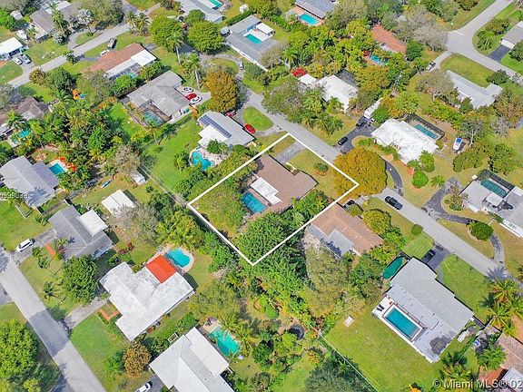 3rd image of 8360 SW 156th St