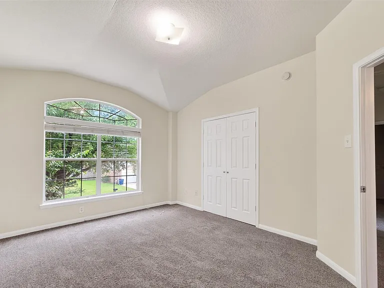 16119 Gavin Ln — Photo 32