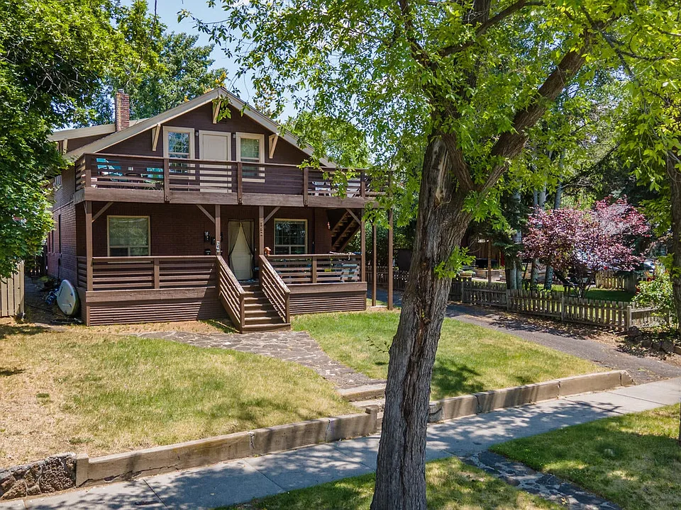 362 NW Riverside Blvd #1