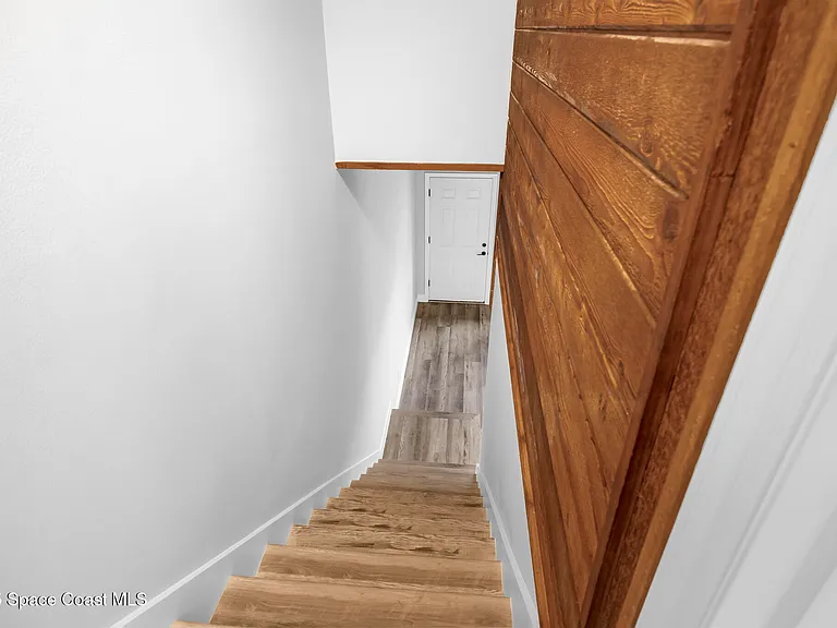 111 Columbia Dr — Photo 23