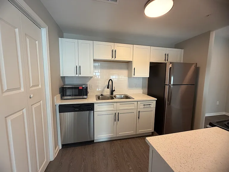 Waverly — Photo 1