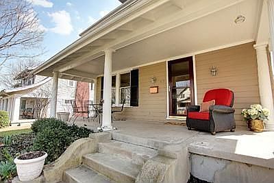 3rd image of 62 Wisteria Dr