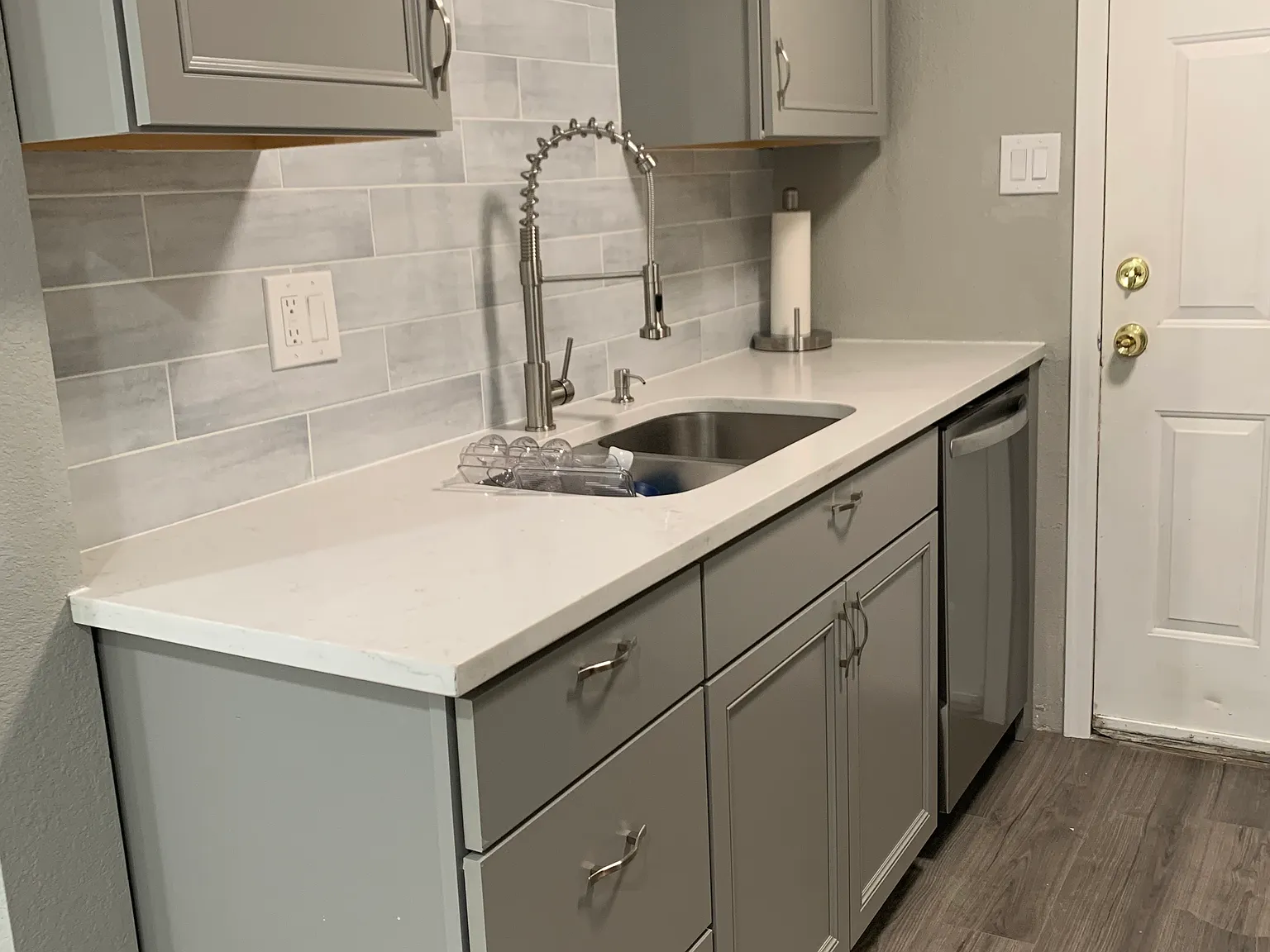 5 bed, 1800 sqft, $900 — Photo 3