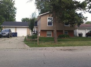 1219 Robinwood Dr, Elgin, IL 60123