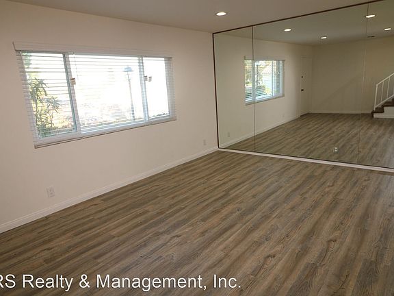 3rd image of 256 Green Moor Pl