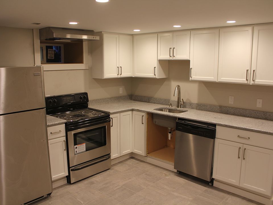 Kitchen 1_04112022