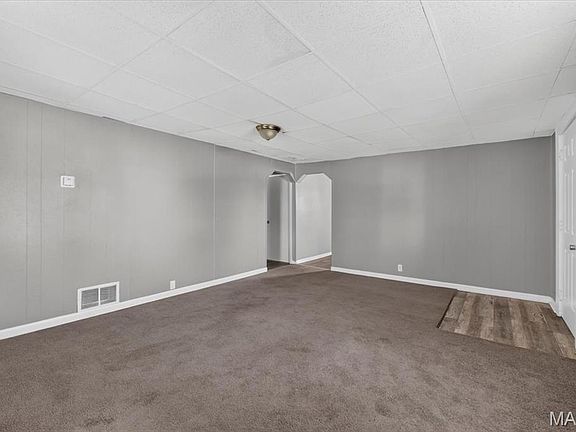 5th image of 817 Sparks Ave