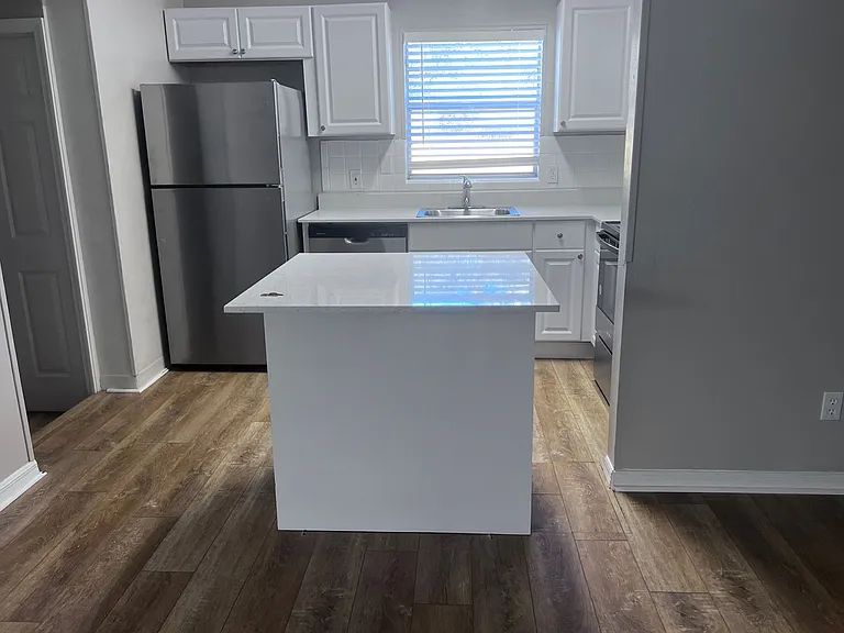 8002 Miramar Ave — Photo 4