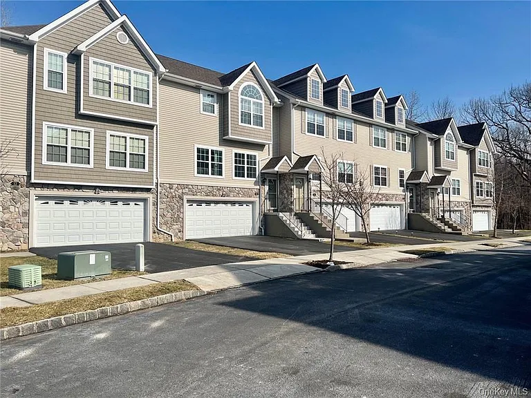 8 Seeley Bull St #120 — Photo 3