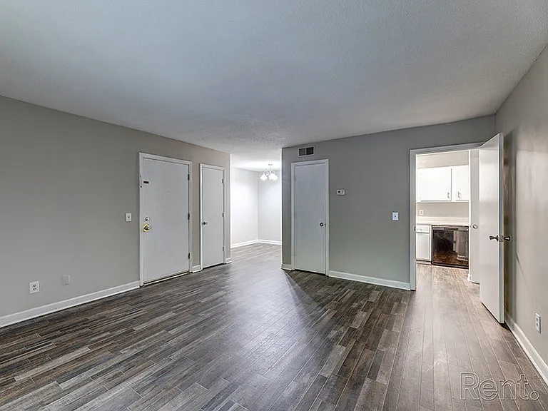 River Ridge Apartments — Photo 6