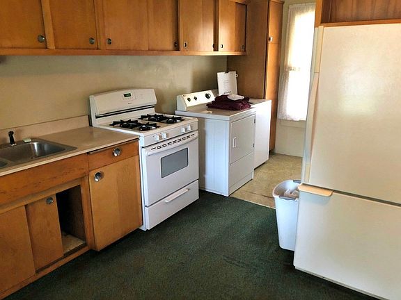 3rd image of 501 W D St