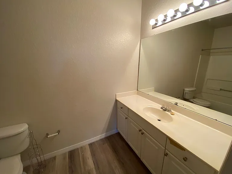 8009 Hemingway Cir — Photo 16