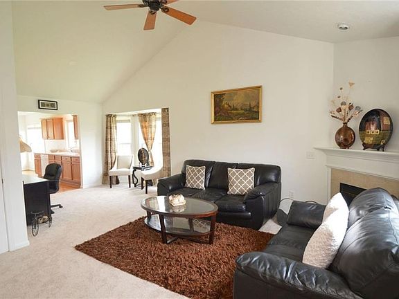 5th image of 8 Watson Hill Ln