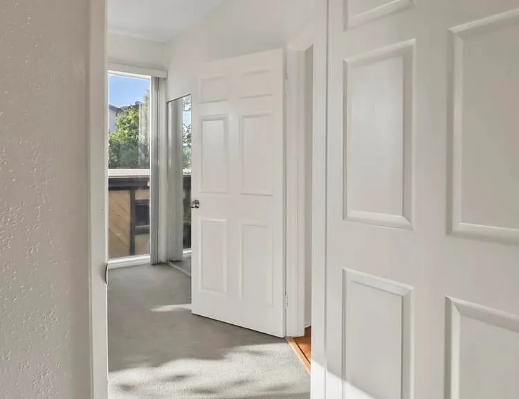 1828 Purdue Ave #201 — Photo 11