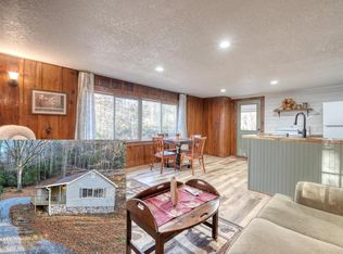 408 Smith Rd, Brasstown, NC 28902