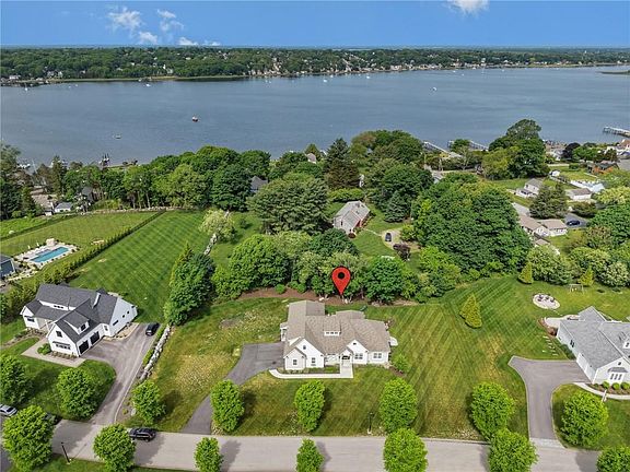 5th image of 7 Waterview Ln
