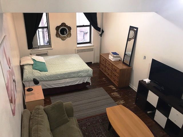 1st image of 533 W 45th St APT 1D
