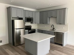 328 Slater St S #B, Kirkland, WA 98033