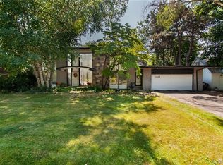 1425 Balmoral Dr, Highland Park, MI 48203