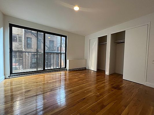 3rd image of 123 E 54th St APT 2D