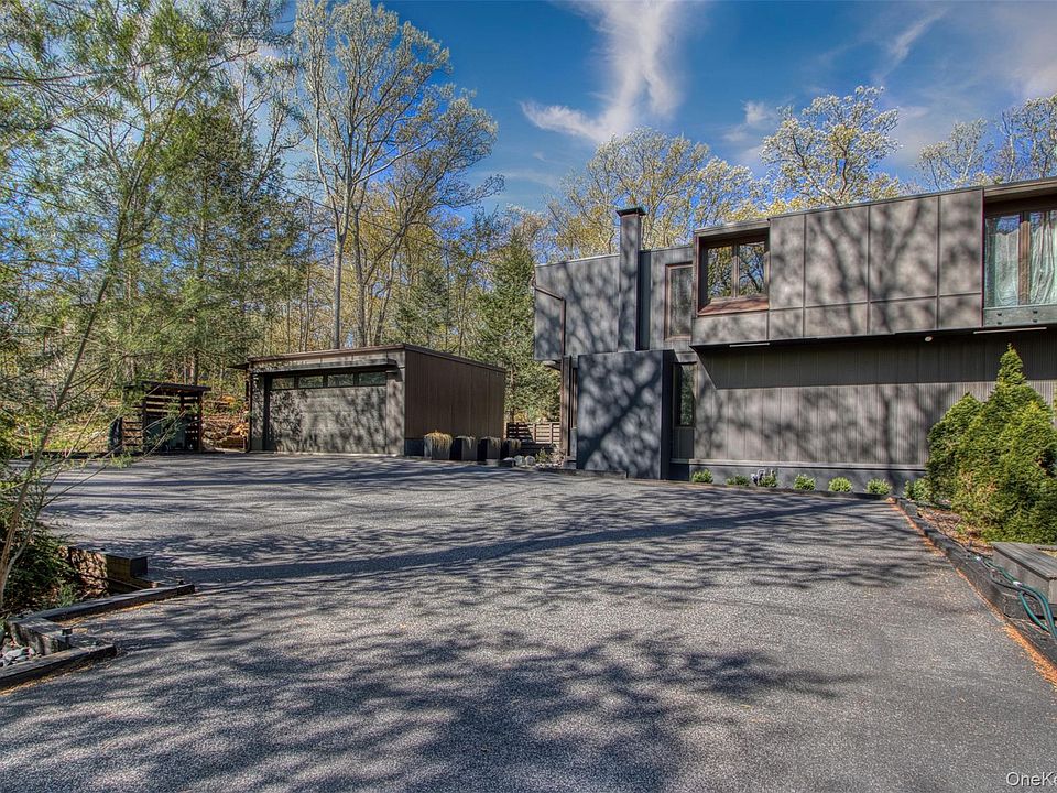 1st image of 20 Fawn Hill Road