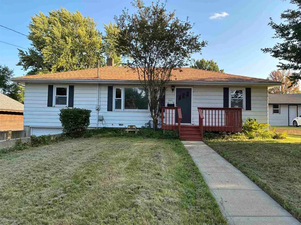 605 Webster St, Oregon, IL 61061