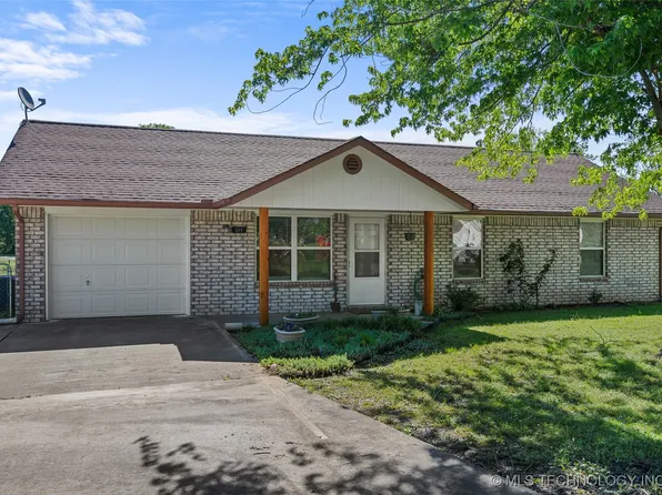 311 NW 1st St, Porum, OK 74455