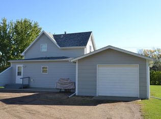 2614 4th St NE, Jamestown, ND 58401
