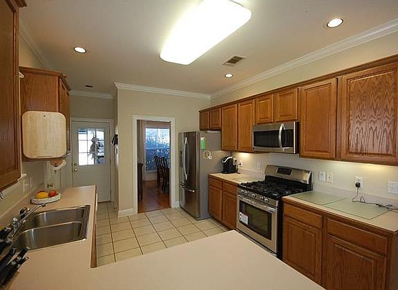5th image of 780 Navajo Dr