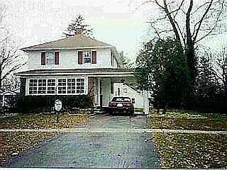 1st image of 418 E 5th St