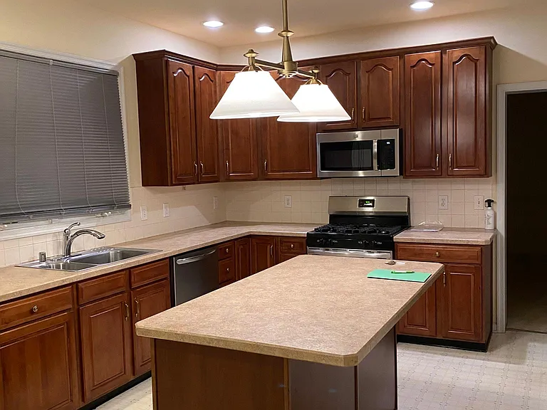 Large Eat In Kitchen