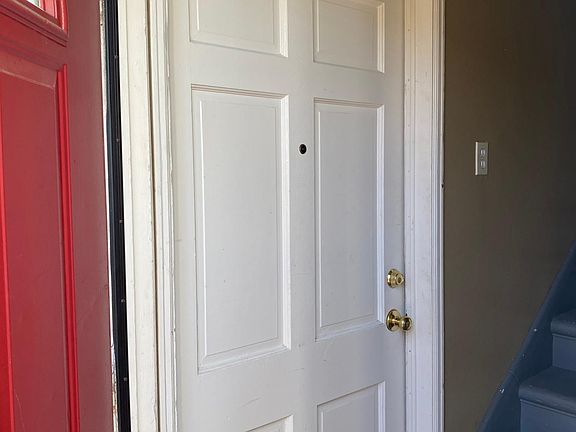 3rd image of 1515 W Alameda Ave