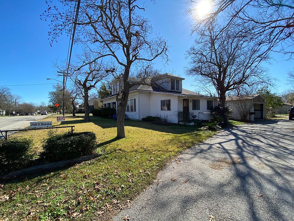 1st image of 208 S Banks St