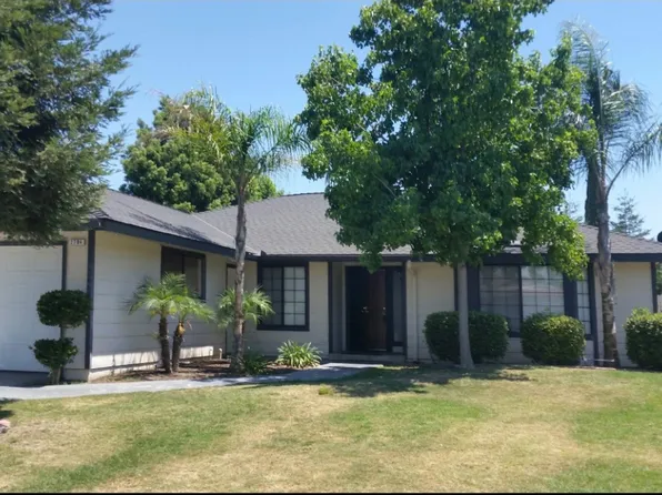 2704 Pinewood Dr, Madera, CA 93637