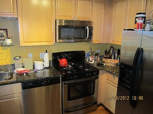2nd image of 7527 N Damen Ave #P2