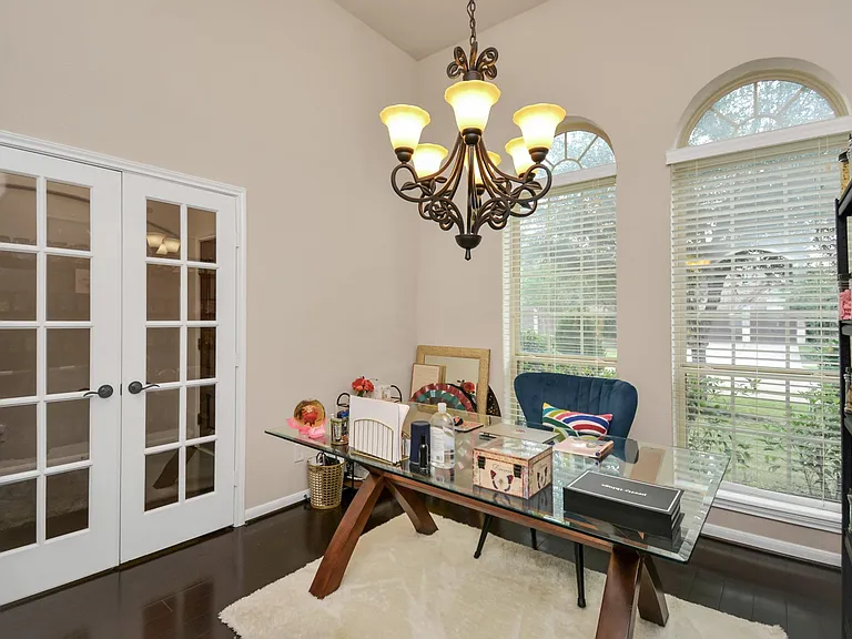 17510 Woodfalls Ln — Photo 5