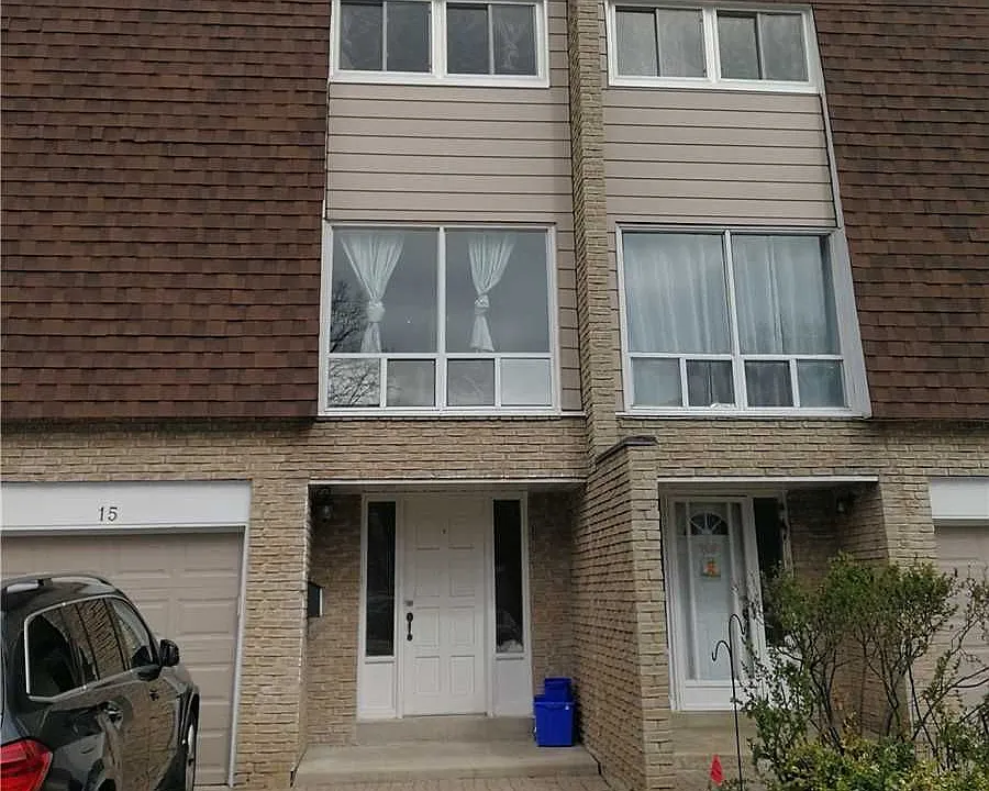 653 Village Pkwy #15
