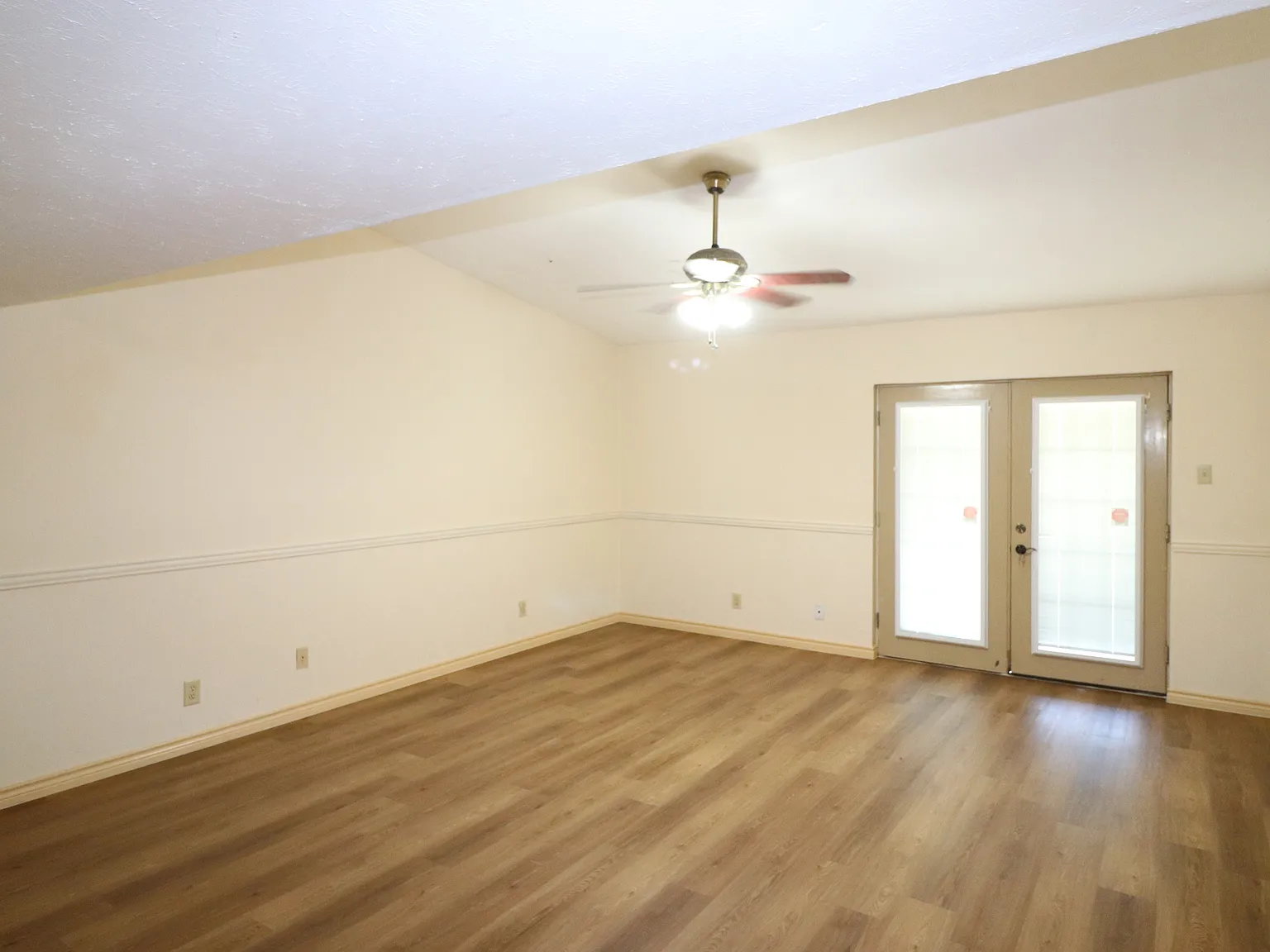 3 bed, 1503 sqft, $2,300 — Photo 4