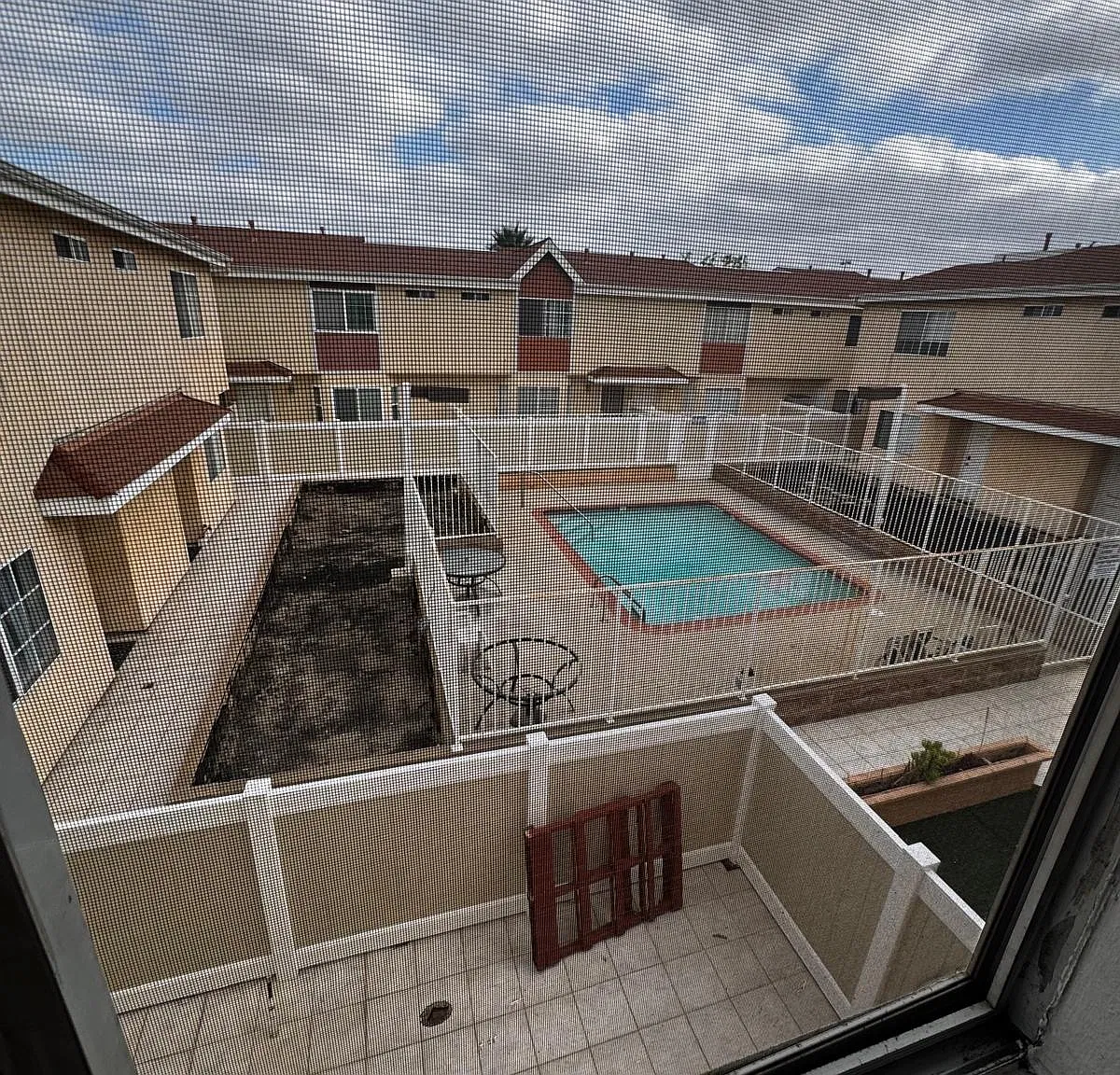 3 bed, 2.5 bath, 1335 sqft, $3,995 — Photo 3