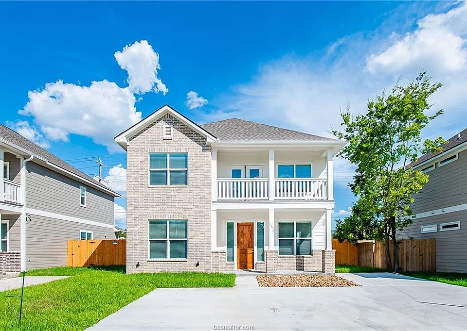 1402 Magnolia Dr